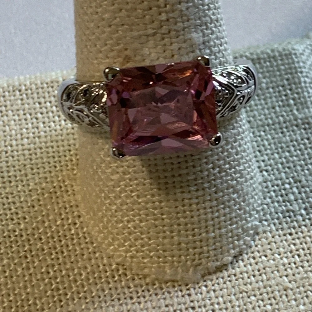 💎 Gorgeous Emerald Cut Pink CZ Ring w/ Filigree Detail - Sz 10